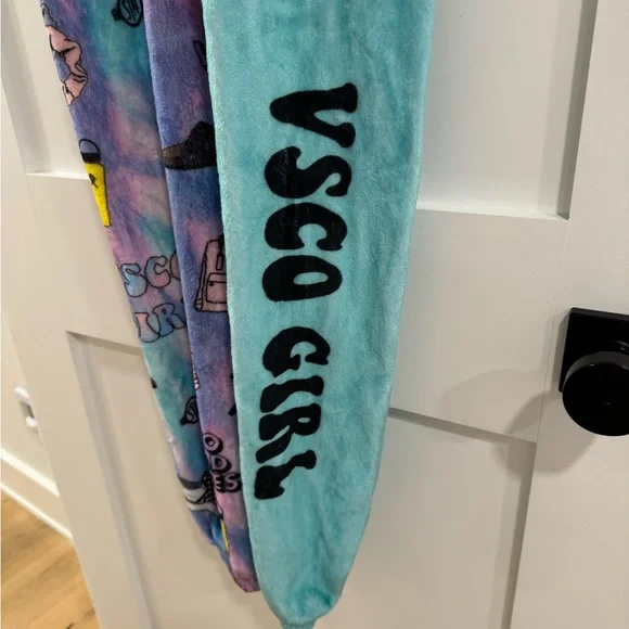 Girls Penelope Wildberry Preppy VSCO fleece onesie pajama - Picture 2 of 5